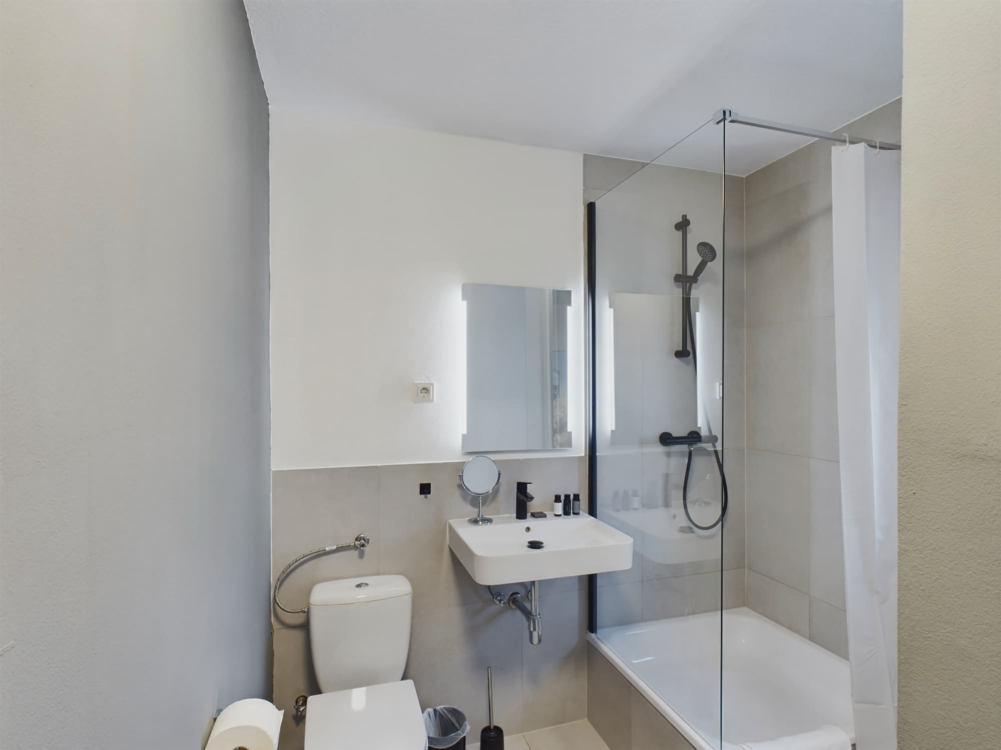 Apartment 4 thumbnail 11